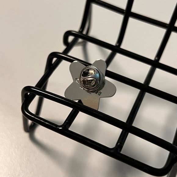 Coach Star Pin - Picture 2 of 3